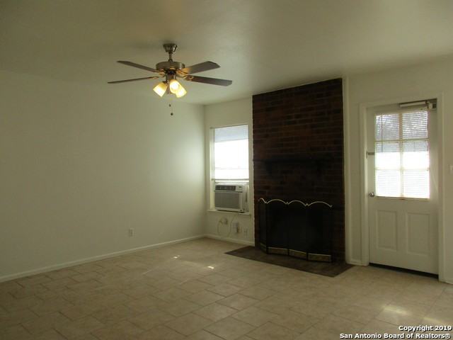 4318 Sun Gate St - Photo 2 of 11