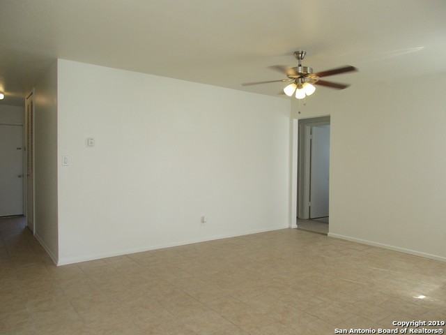 4318 Sun Gate St - Photo 3 of 11