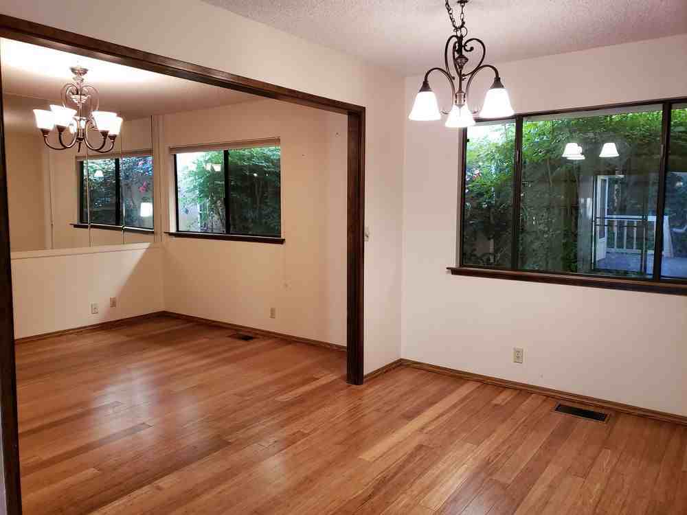 111 Park Pl - Photo 3 of 15