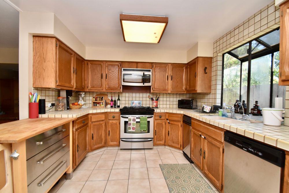 504 Blackstone Dr - Photo 2 of 16