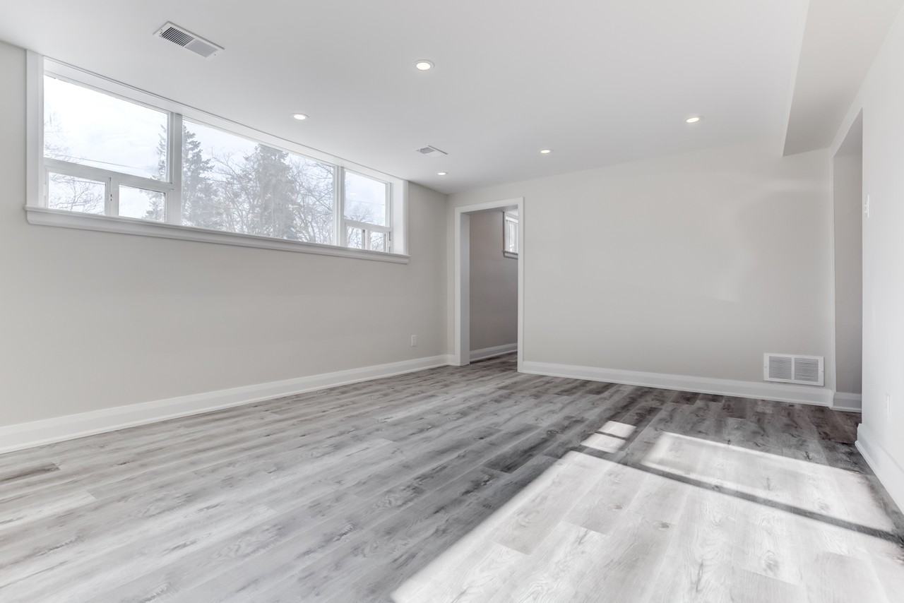 Bayview Ave & Major Mackenzie Dr E - Photo 2 of 7