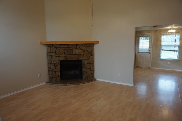 905 Canary Ln - Photo 2 of 14