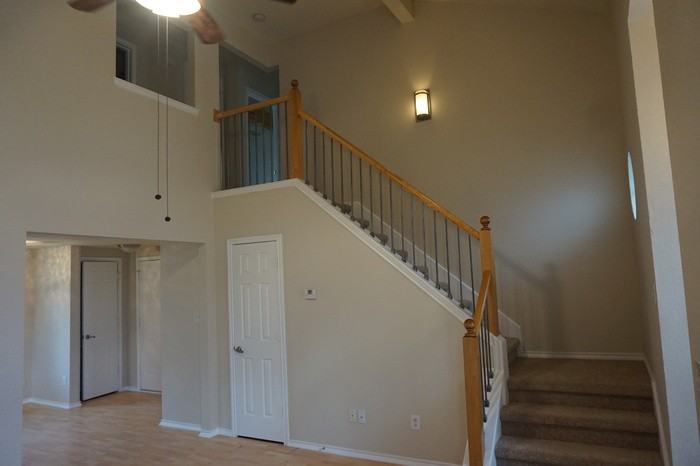 905 Canary Ln - Photo 3 of 14