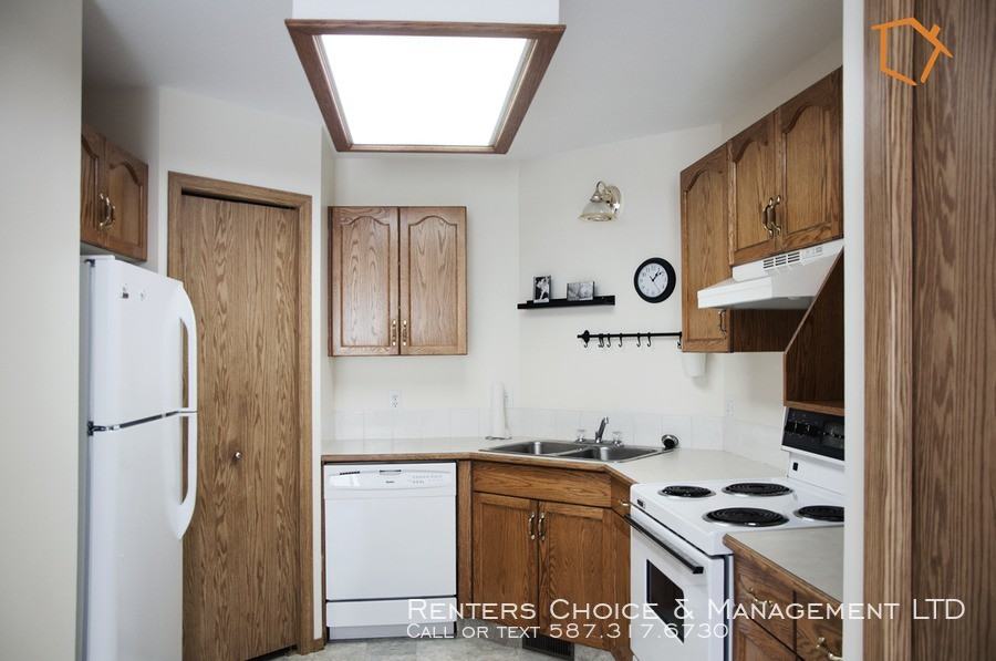 623 4 St S - Photo 3 of 20