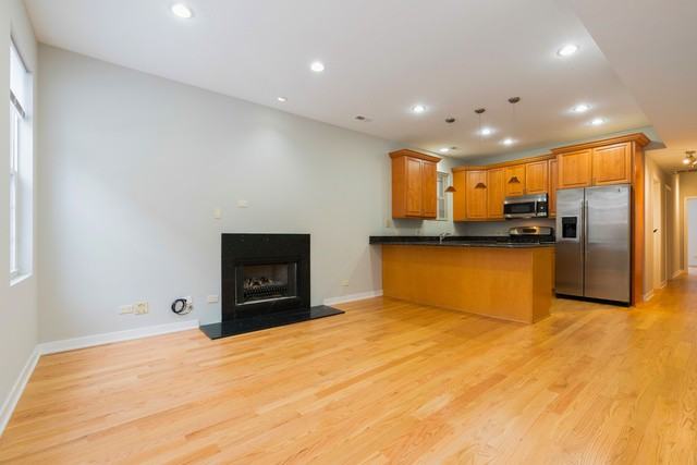 1256 N Wood St #1 - Photo 2 of 10