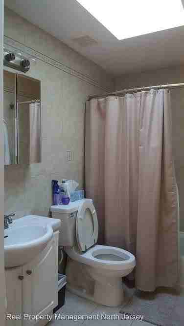29 Van Wagoner Ave - Photo 3 of 4