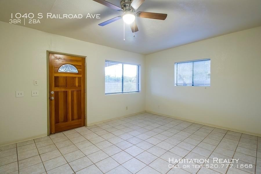 1040 S Railroad Ave - Photo 2 of 31