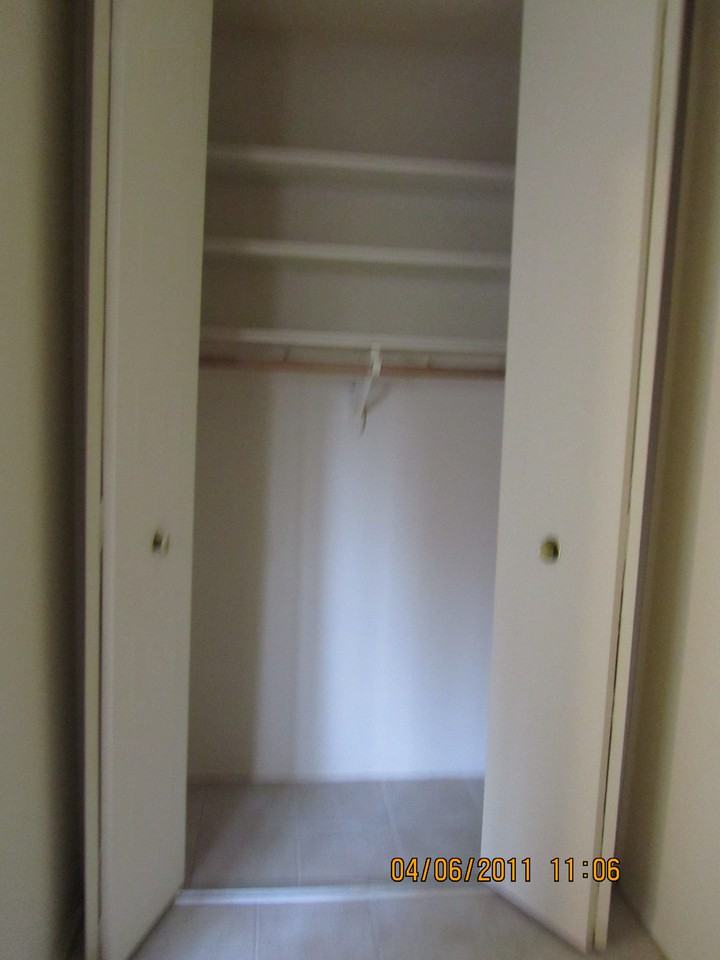 100 Park Avenue - Photo 3 of 7