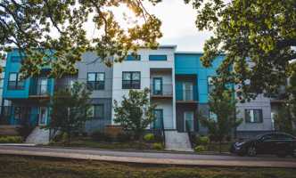 featured image of 906 W Berry St