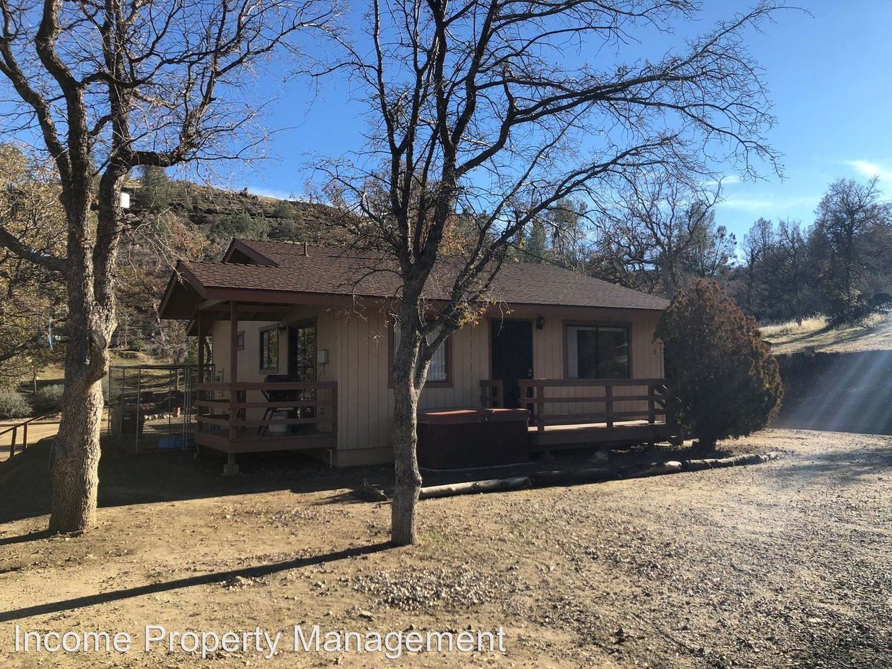 207 Mountain Shadow Rd - Photo 3 of 26