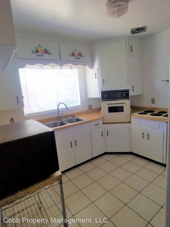 5626 E 4th St - Photo 3 of 16