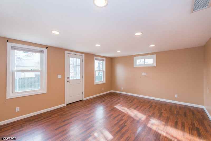 614 Maywood Ave - Photo 3 of 20