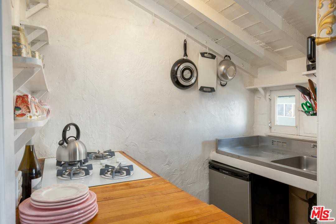 17531 Posetano Rd - Photo 3 of 8