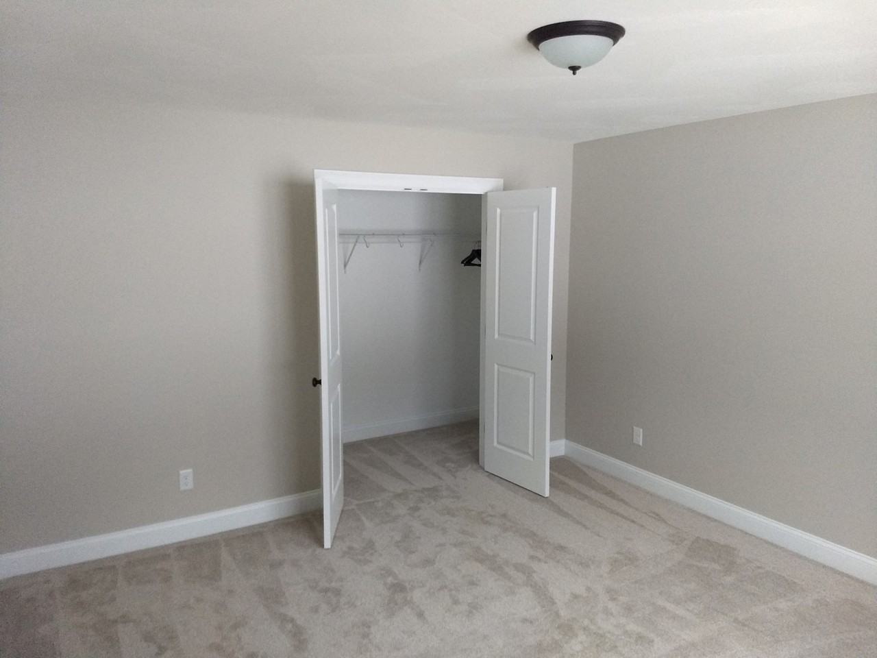 33 Piper Lane - Photo 3 of 7