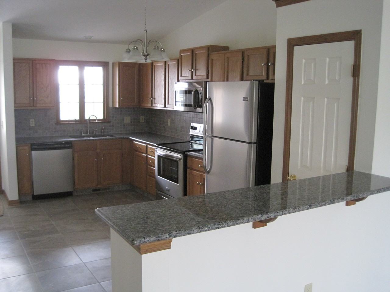 5812 Callaway Circle - Photo 2 of 17