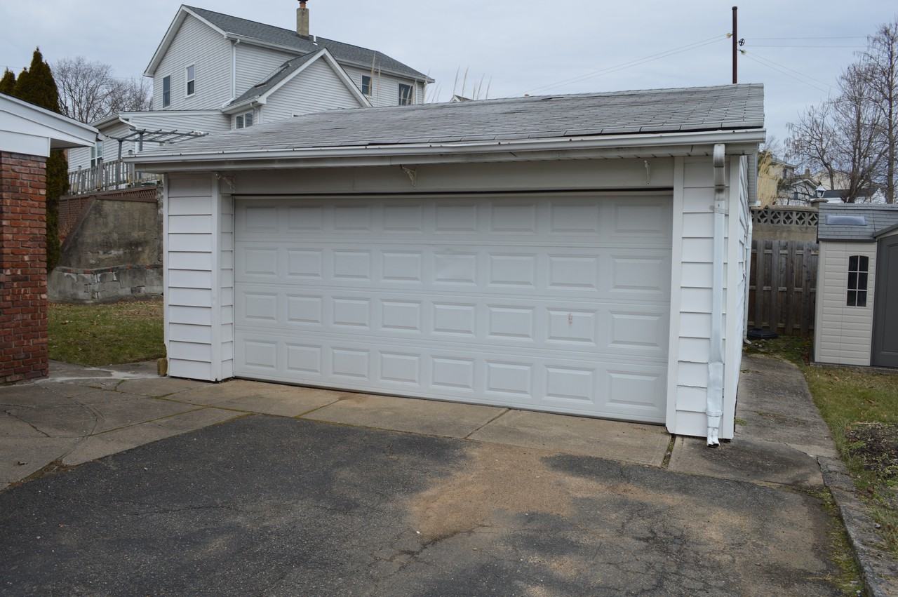 49 Knollwood Rd - Photo 2 of 14