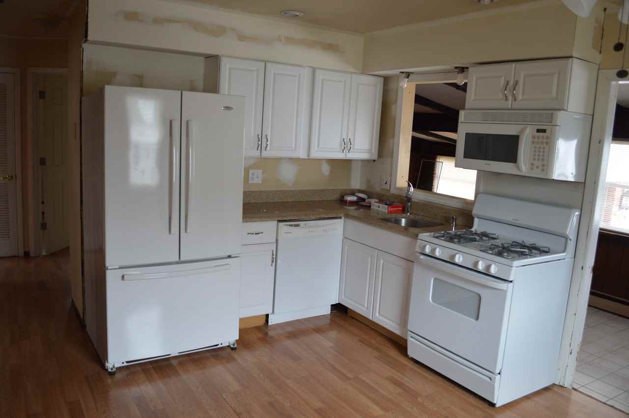 49 Knollwood Rd - Photo 3 of 14