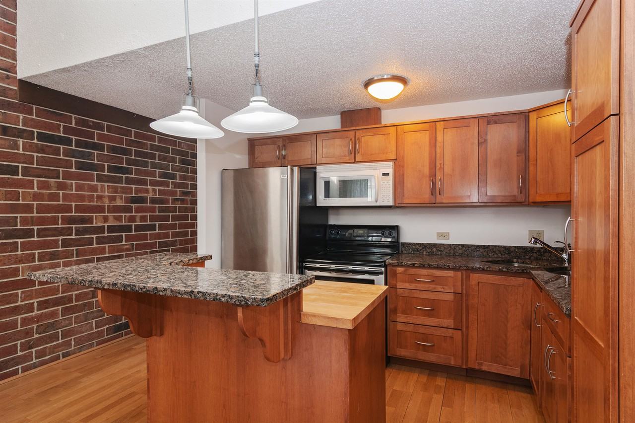 2225 North Halsted Street