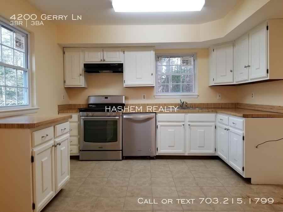 4200 Gerry Ln - Photo 3 of 25