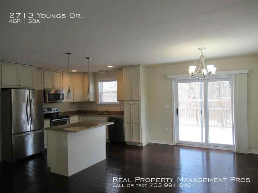 2713 Youngs Dr - Photo 3 of 19