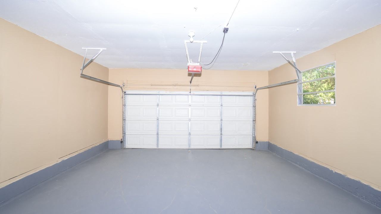 8267 Bangor Dr - Photo 3 of 13