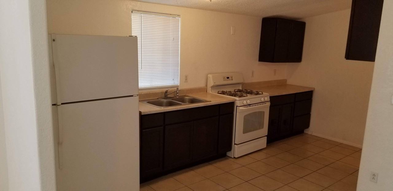 5960 S Cloverleaf - Photo 2 of 30