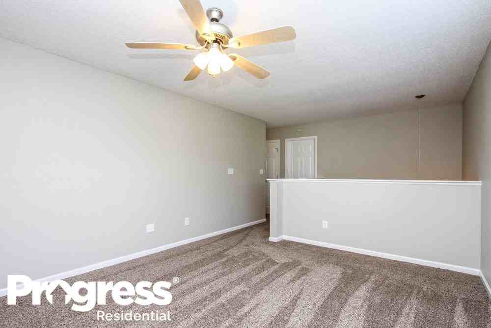 8020 Lake Tree Cir - Photo 3 of 17