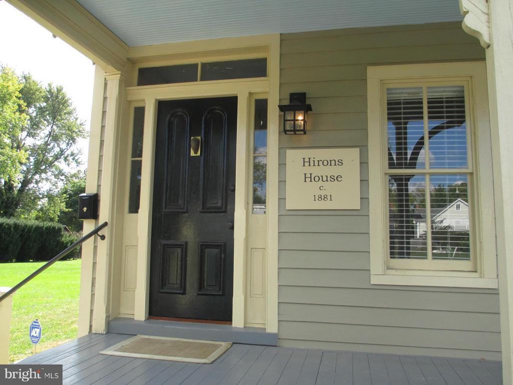 418 Cannon St - Photo 2 of 19