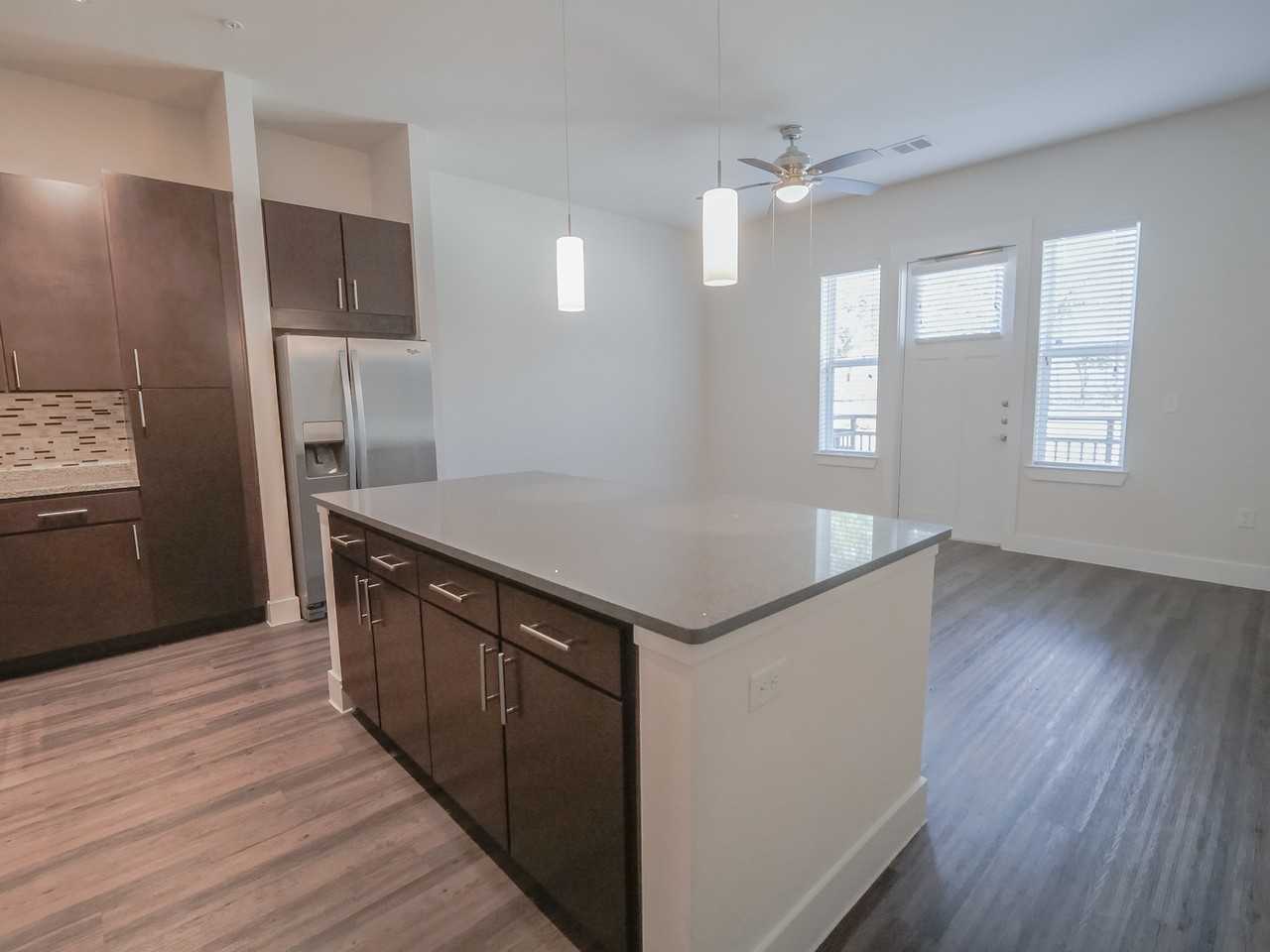 920 Richmond Avenue - Photo 2 of 5