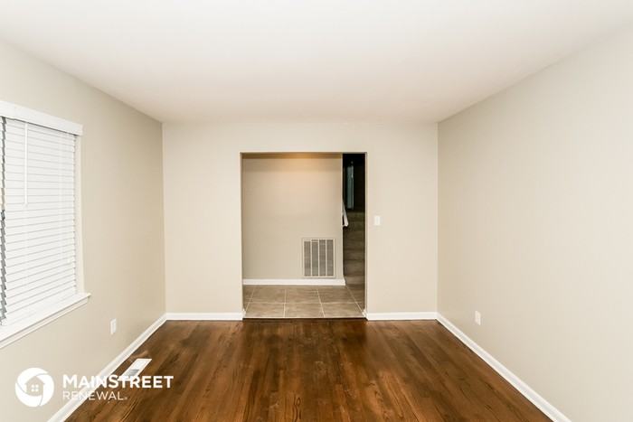 1316 Falcon Dr - Photo 2 of 15