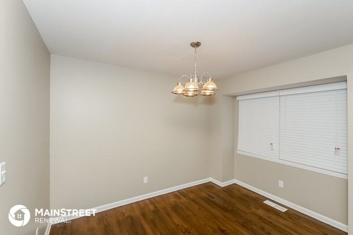 1316 Falcon Dr - Photo 3 of 15