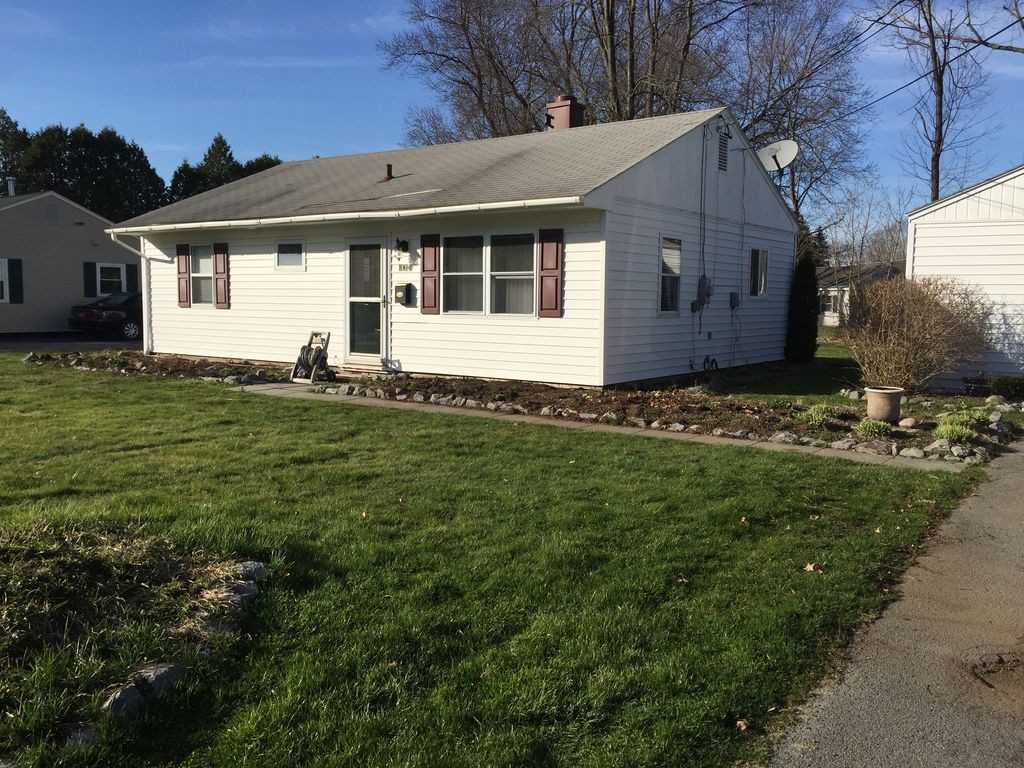 1004 Elm St - Photo 2 of 13