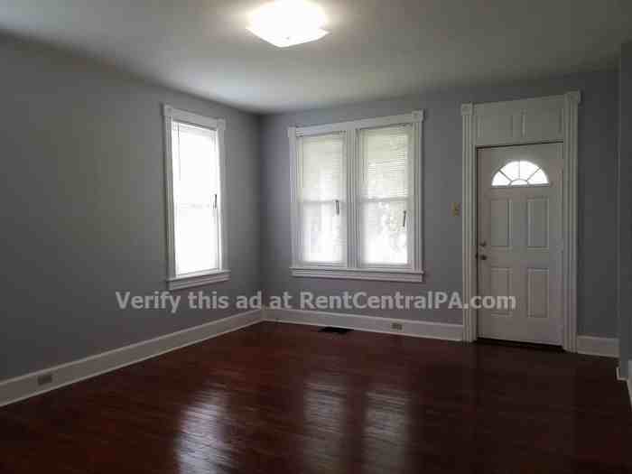 595 N Church St - Photo 3 of 15