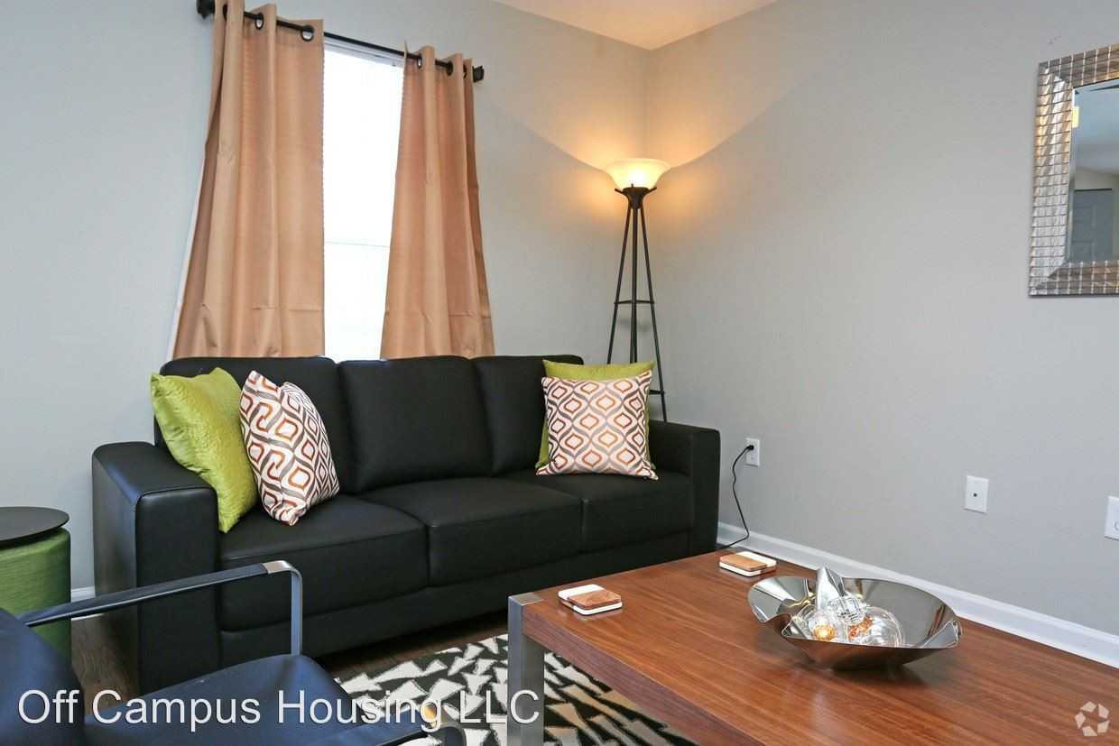 600 Eugenia Street - Photo 3 of 32