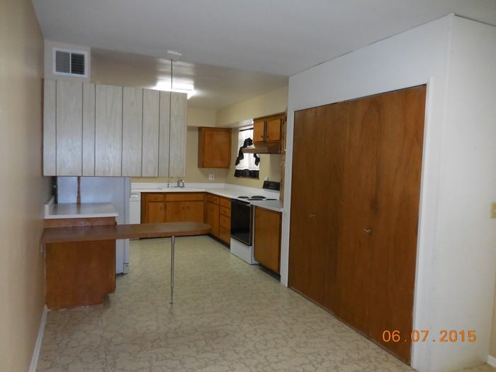 2718 E Victor Hugo Ave - Photo 3 of 19