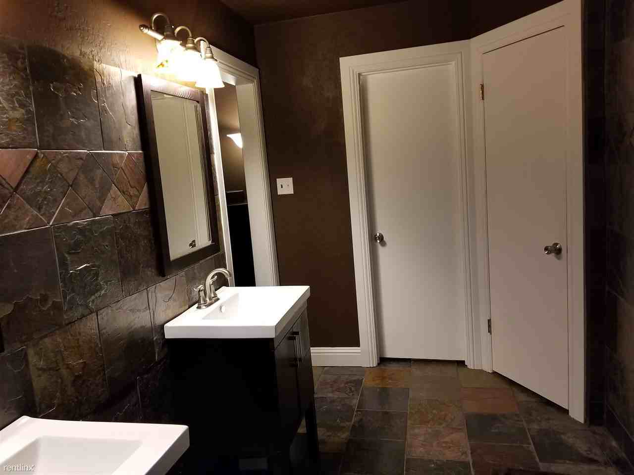 2300 Creekview Dr - Photo 3 of 24