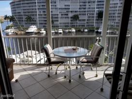 1423 E Hillsboro Blvd  