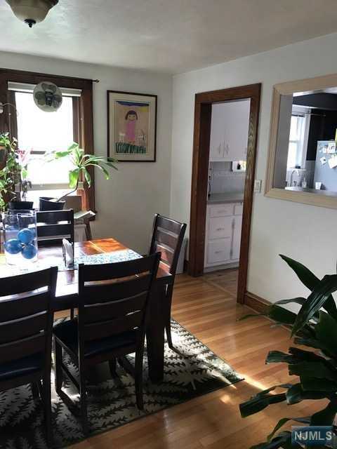 680 Stockton St - Photo 3 of 8