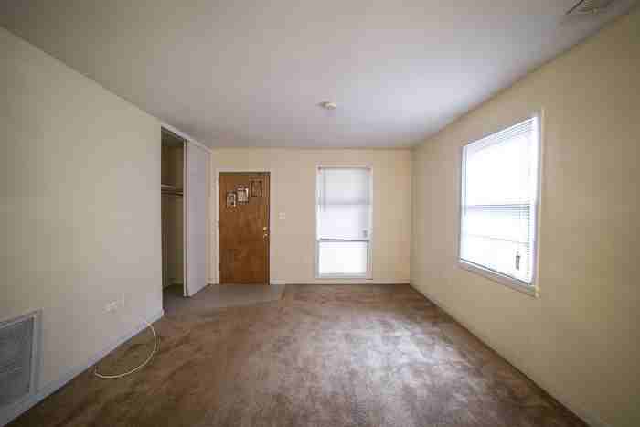 381 Lincoln St SW - Photo 2 of 6