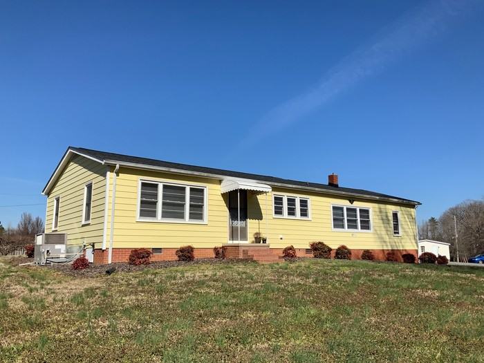 12591 Big Lick Rd - Photo 3 of 20