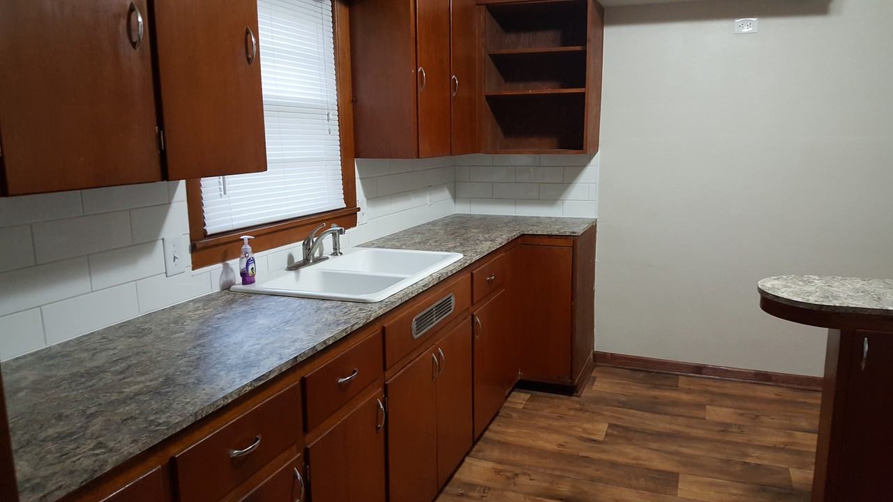 424 Jefferson Avenue - Photo 6 of 16