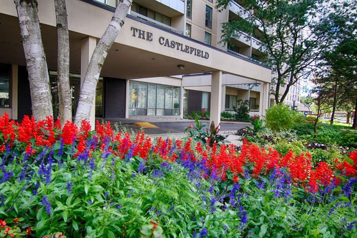 Rosebury Square 145 Marlee Ave, Toronto, ON M6B 3H3 Apartment for