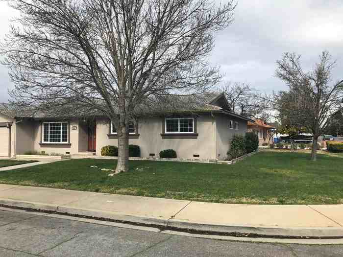 791 Newcomb Ave - Photo 3 of 16