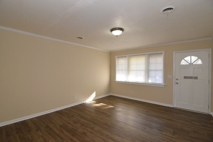 119 E Watkins St - Photo 2 of 26