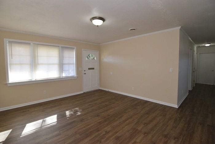 119 E Watkins St - Photo 3 of 26