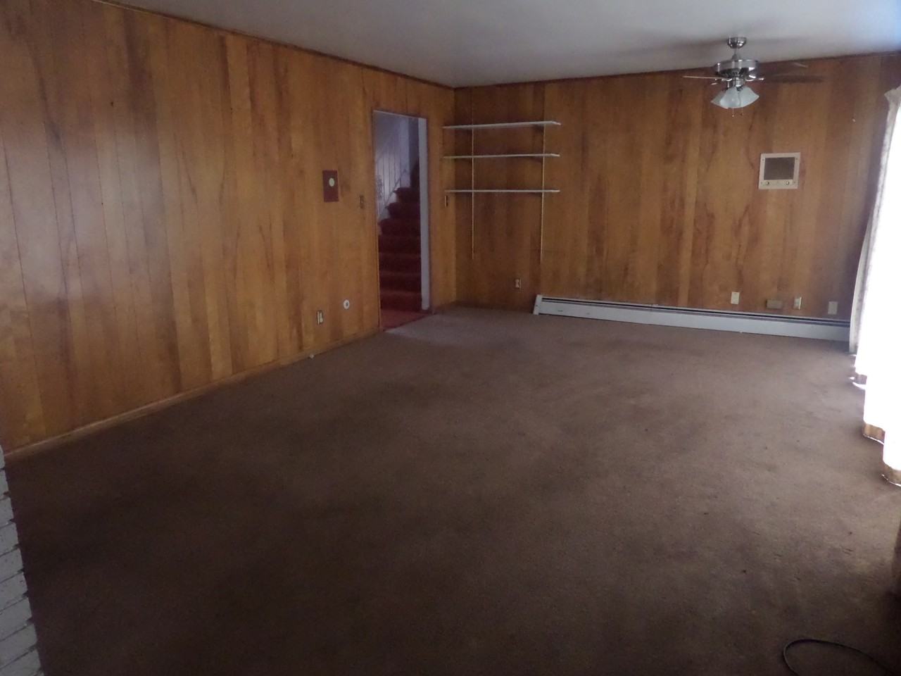 1370 Kenneth St - Photo 2 of 3