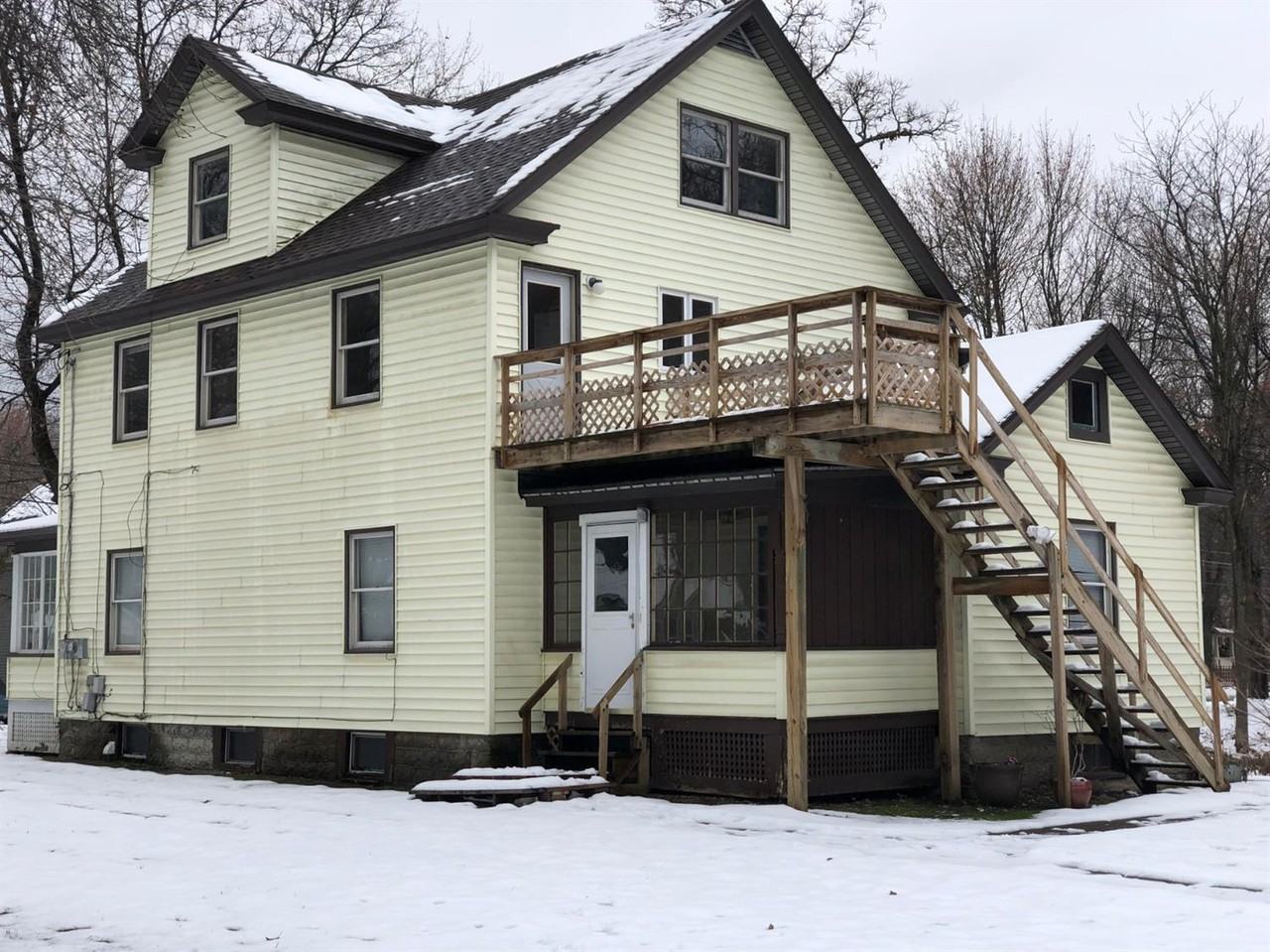 160 River St - Photo 2 of 18