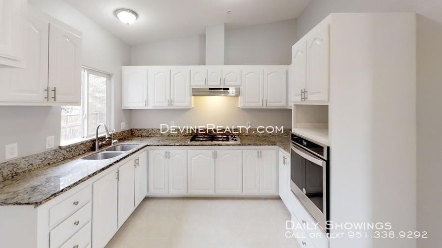 7416 Evans St - Photo 2 of 8