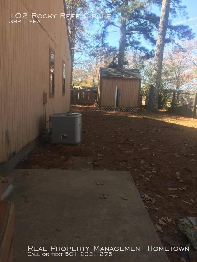 102 Rockyreef Cir - Photo 3 of 16