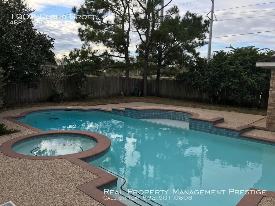 1902 Cloud Croft Dr - Photo 2 of 17